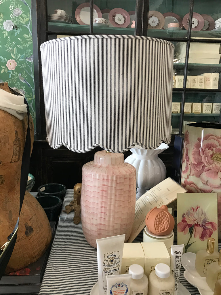 White scalloped lamp deals shade